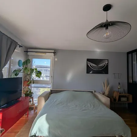 With Balcony And Parking Near Center * Ναντ